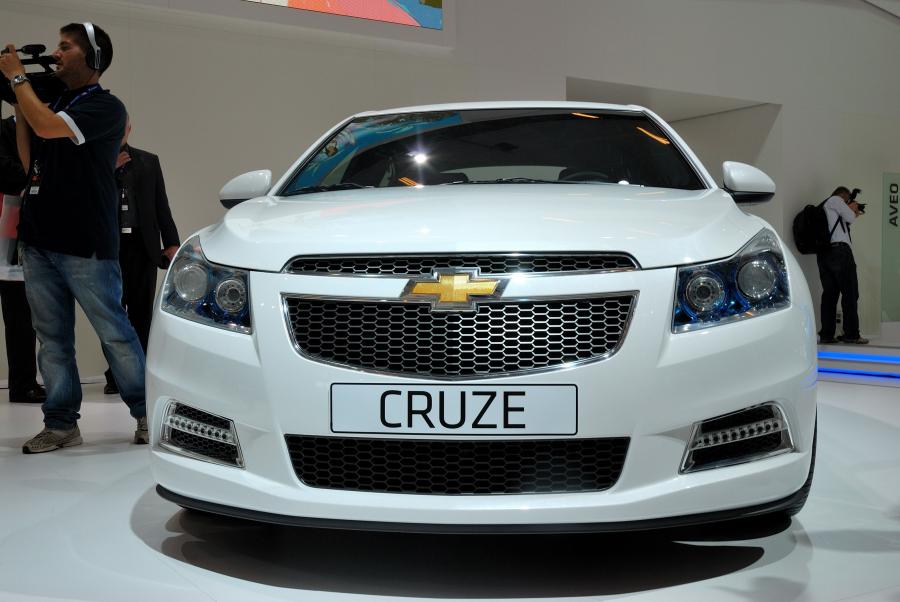 Chevrolet Cruze Hatchback Concept 2010 года  (фото 6 из 18)